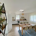Vestovis House Feriehus