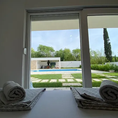 Сasa de vacaciones Vestovis House *